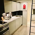 Modern In Toeoeloe Apartment Helsinki