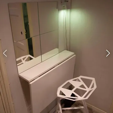 Modern In Toeoeloe Huoneisto *