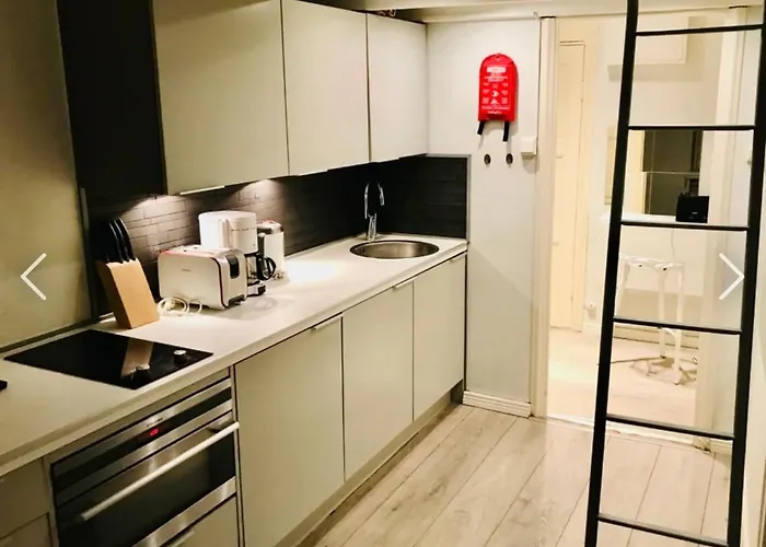 Modern In Töölö Apartment Helsinki